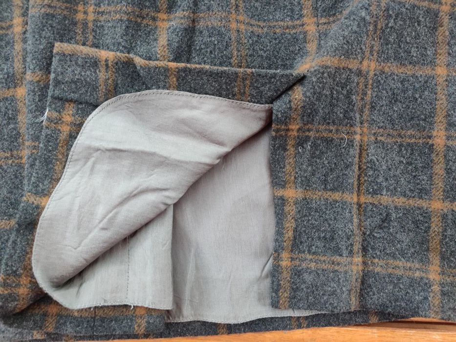 Wełniana spódnica 38