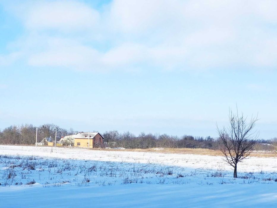 Продам земельну ділянку під житлову забудову в с.Писарівка 5180