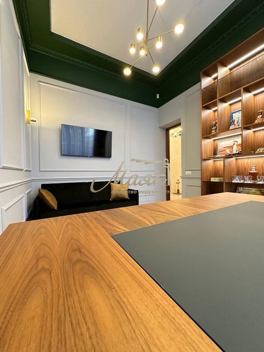 Крутий будинок з новим ремонтом в тихому місці.