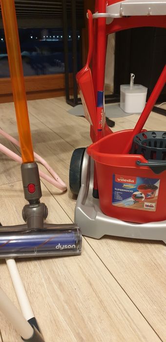 Zestaw zabawek .Miniatury viledy ,dysona ,bosha.