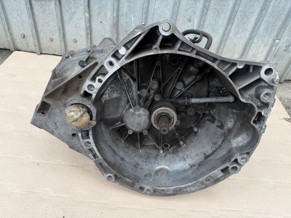 Коробка механіка 2,0 на Nissan Qashqai J 10.