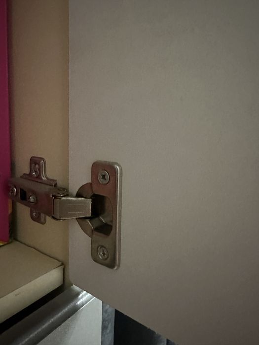 Шафа з поличками