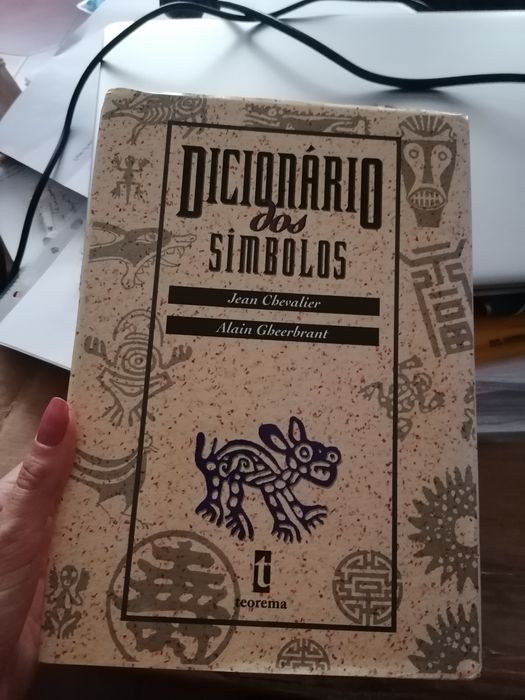 Livro Dicionário dos Símbolos - Jean Cbevalier