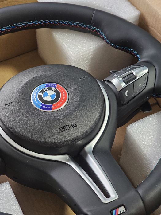Volante BMW PACK M com Patilhas – NOVO em caixa

Dê um upgrade a