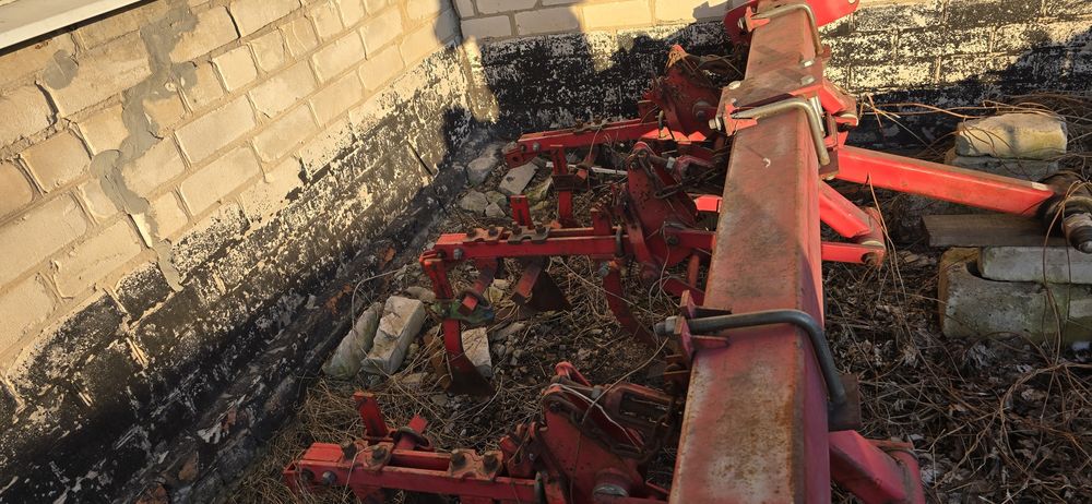 Продам заводской междурядный культиватор на подшипниках крн- 5.6