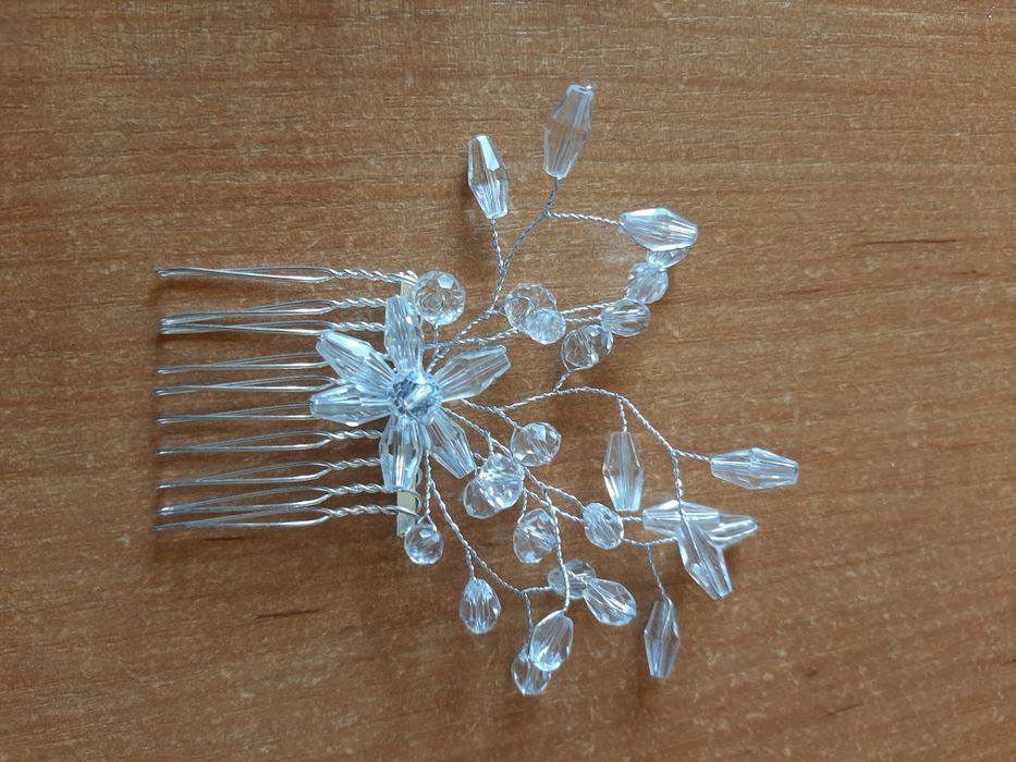 Ślubne ozdoby do włosów