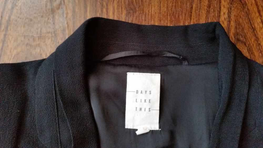 Накидка демисезон Zara пальто плащ платье