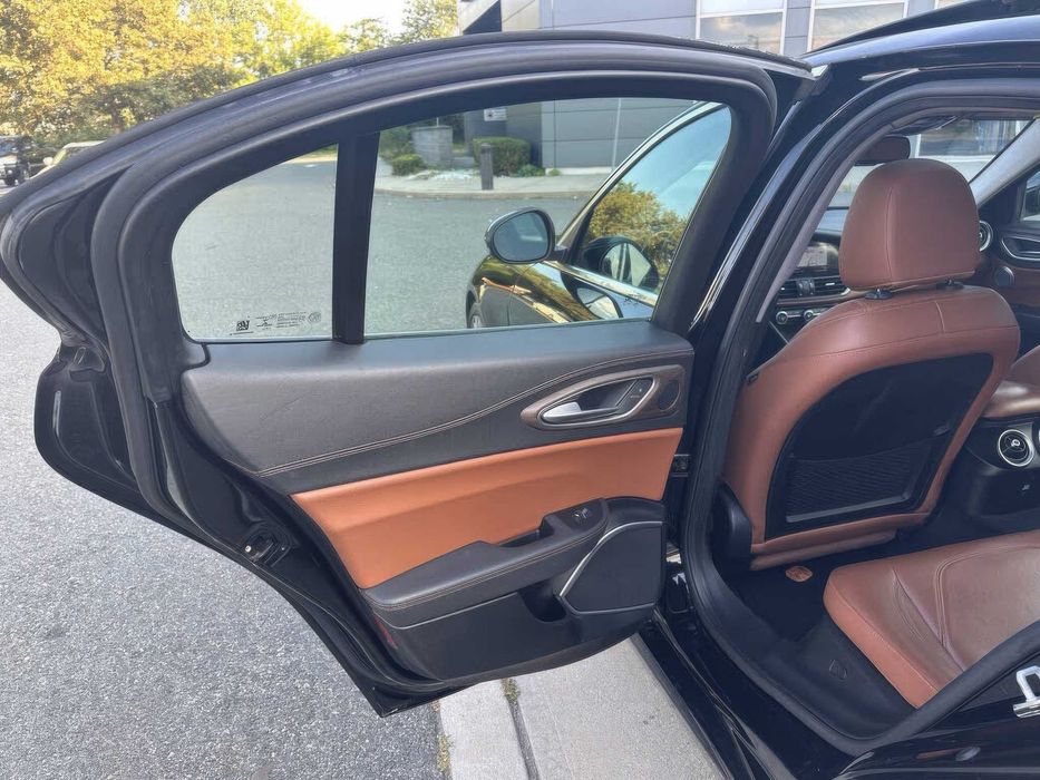 Alfa Romeo Giulia      2018