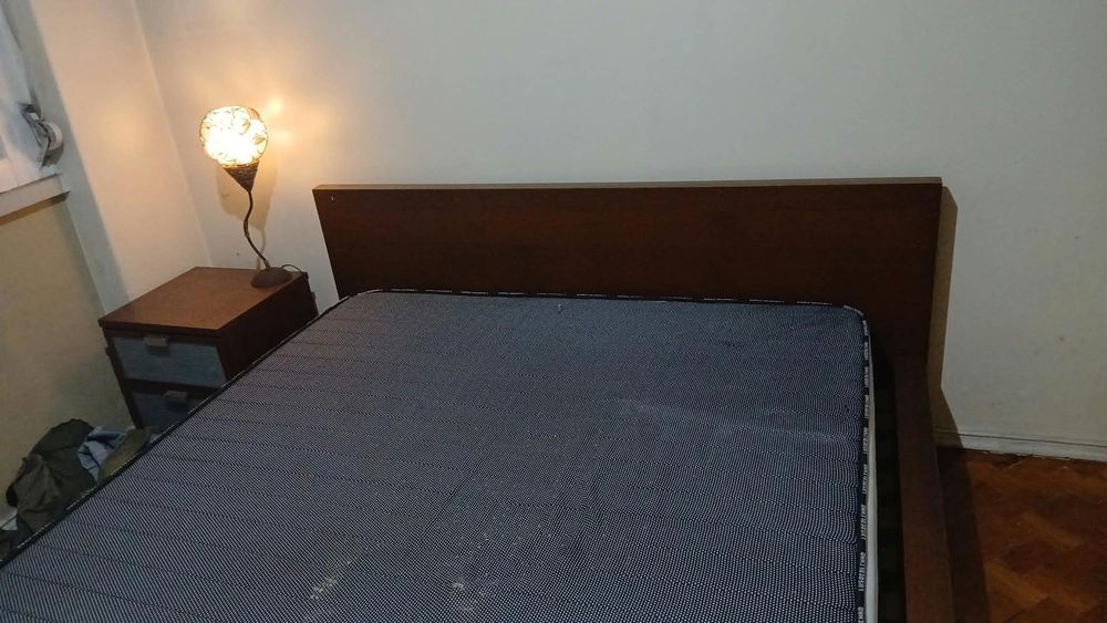 Cama tipo sumie,com 2mesas cabeceira