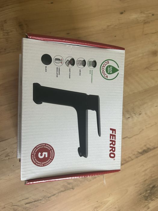 Dwie baterie umywalkowe FERRO