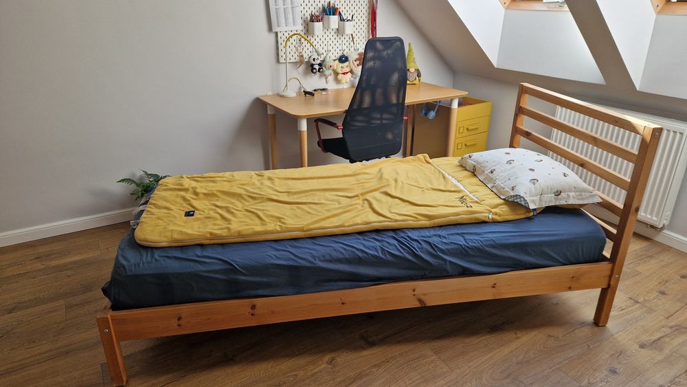 Łóżko ikea tarva 90×200 plus materac hovag  stan idealny