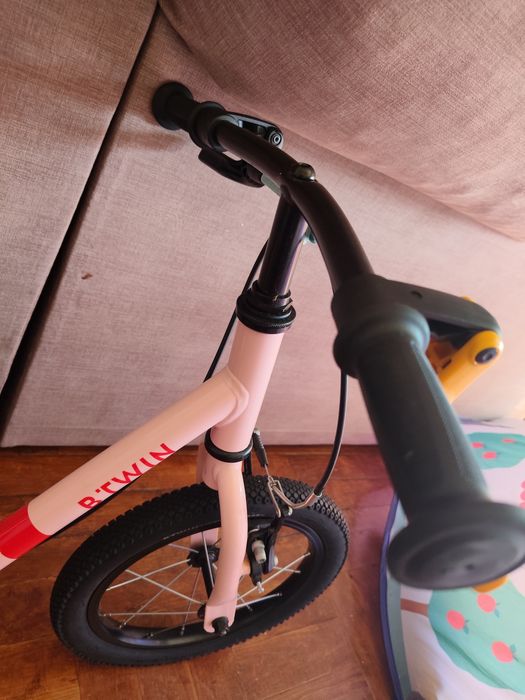 Bicicleta  B'Twin Discover 500 de 14 polegadas.