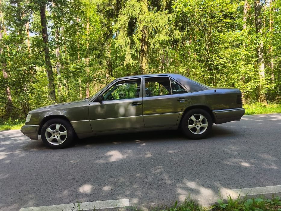 Mercedes Benz 124   2,5D