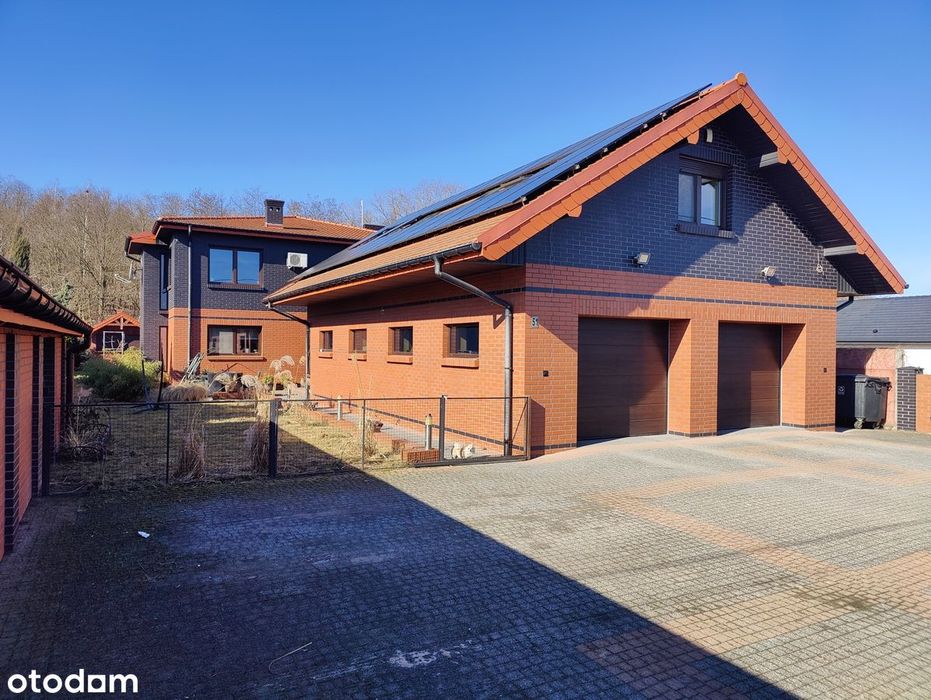 Sprzedam przestronny dom, 6 sypialni, energooszczędny, przy lesie.