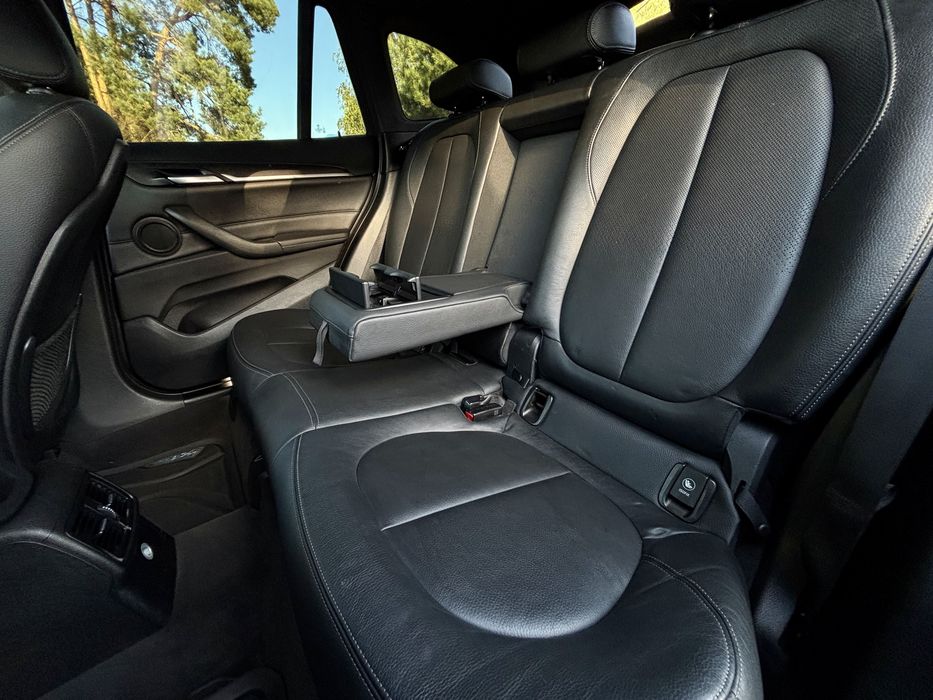 BMW X1 F48 28I.