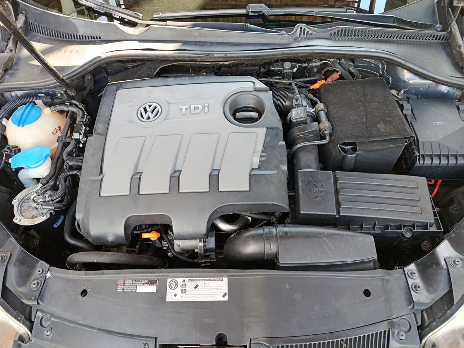 Продам авто Volkswagen Golf 6 (2011) — 1.6 TDI, механіка