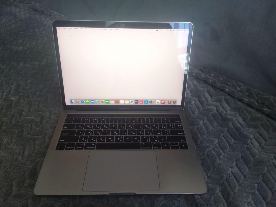 Apple Macbook Pro A1706 2017 8/512
