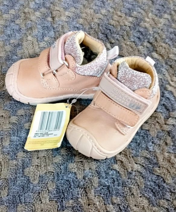 Дитяче взуття для перших кроків, розмір 17.