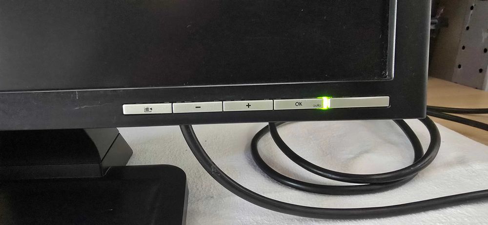 Monitor LCD HP LE1851W - Excelente Estado