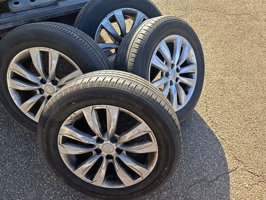 Диски в зборі KIA Sorento 5/114.3/r18/цо67.1/Santa fe/Mazda/235.60.18-6mm.