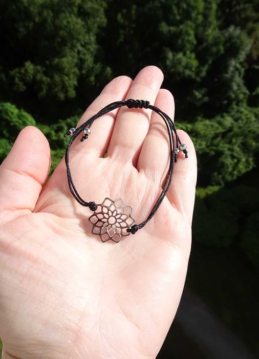 Bransoletka regulowana na sznurku Element ozdobny Mandala stal