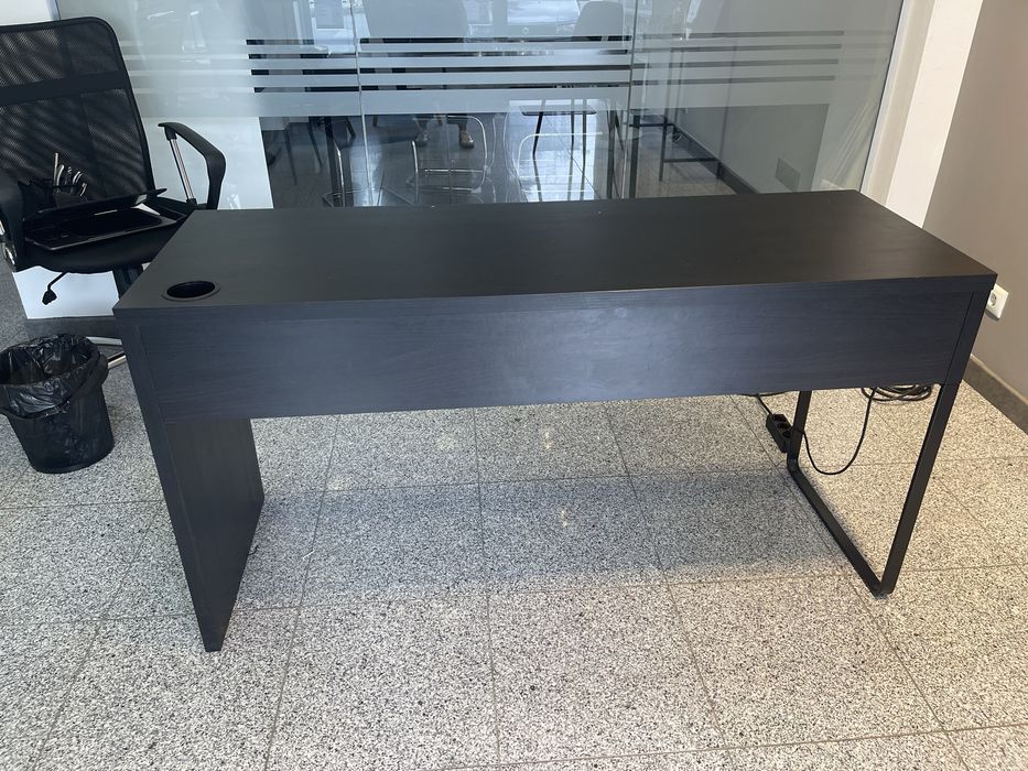 Secretaria preta Ikea