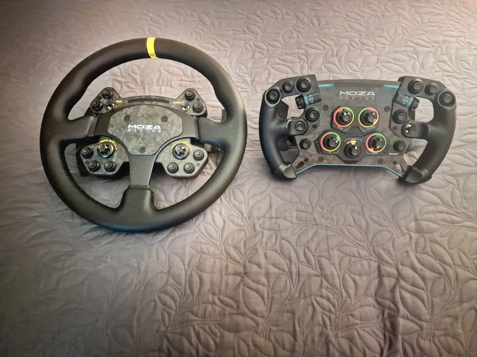 Volantes MOZA GS V2 P + RS V2
 
V2
 
Steerin
 
V2
 
Steering
 
Wheel