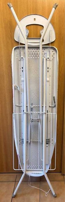 Solidna deska do prasowania z półeczką