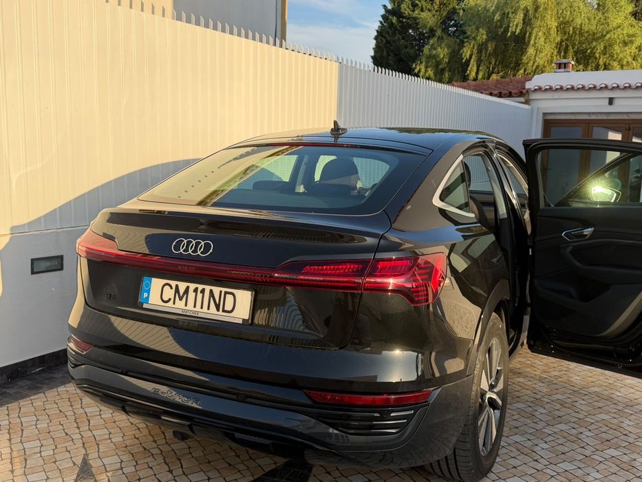 Audi Q8 etron sportback foto 3