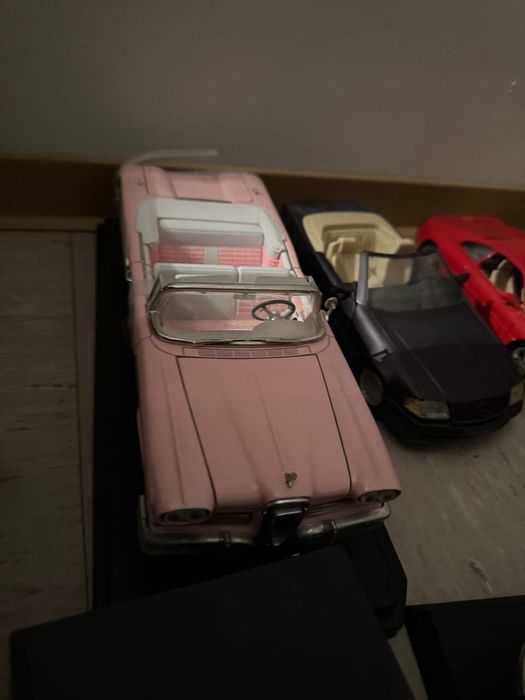 моделі авто 1:18 1:24 1:43 bmw mercedes ferrari chevrolet chrysler