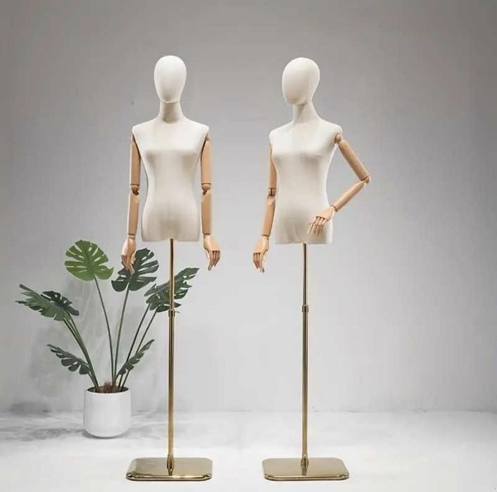 Manequins de Criança e Adulto +   Expositores (NOVOS)