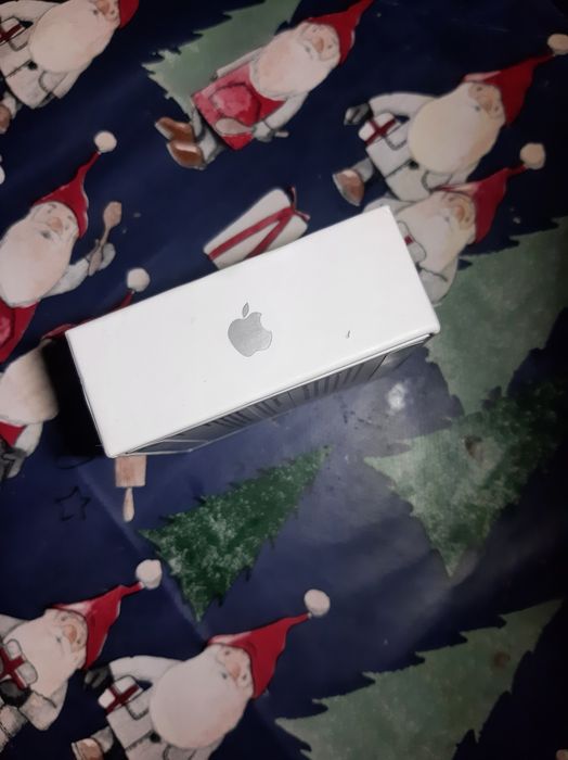 Apple AirPods 4 ANC