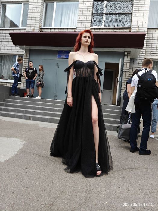 Сукня чорна з блискавками , вживана 1 раз