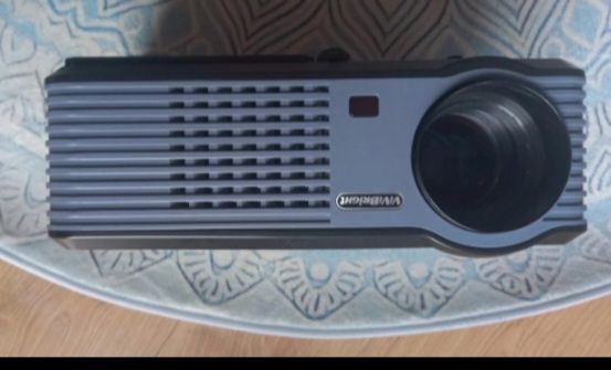 Projektor LED Vivibright z instrukcją