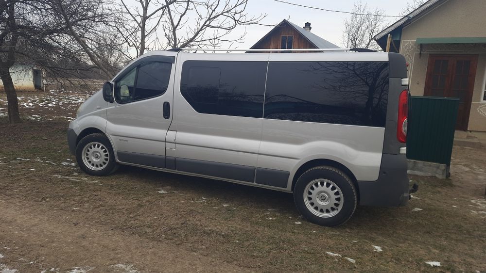 Renault  Trafic  Passenger