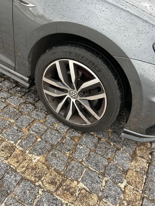 Volkswagen Golf R-Line