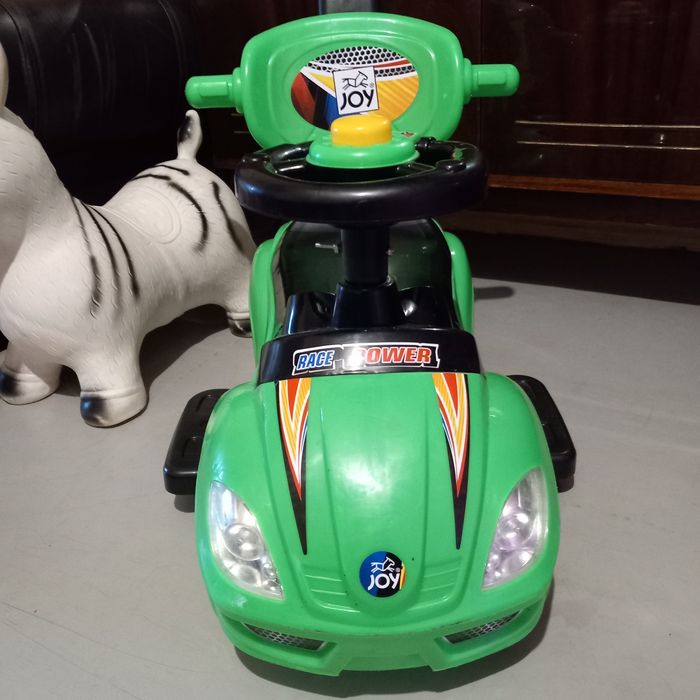 Каталка-толокар машинка музична