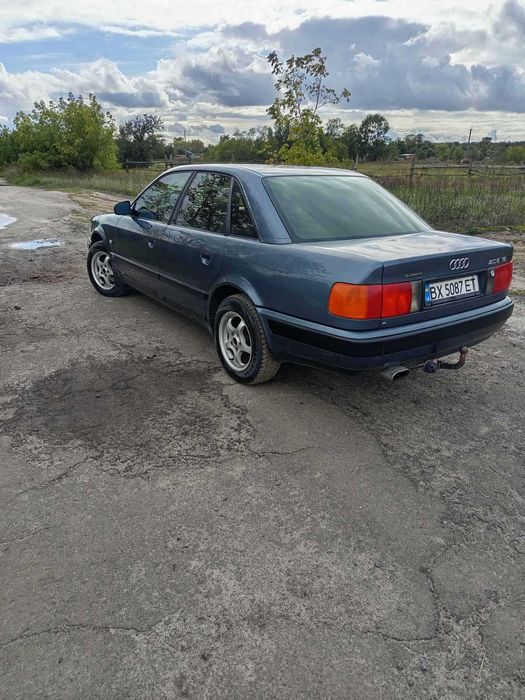 Продам Audi.