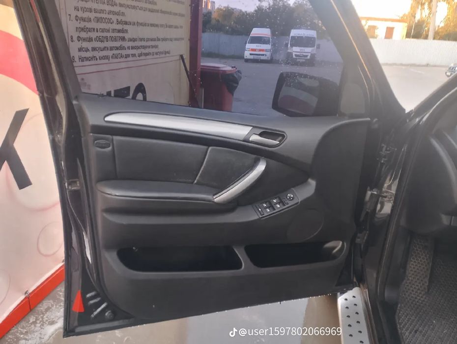 Продам БМВ Х5 е53