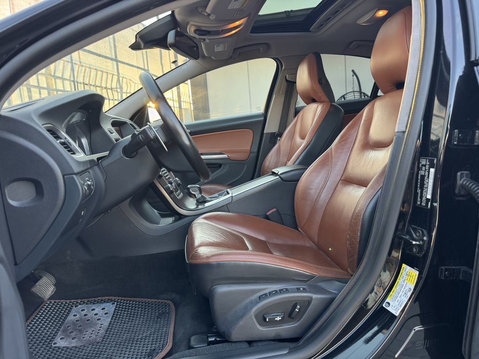 Volvo S60, 2011 року, 3.0 бензин, автомат, повний привід