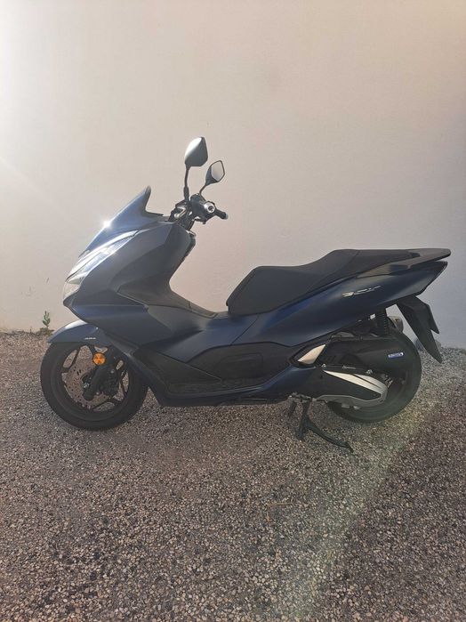 Mota scooter HONDA PCX 2024