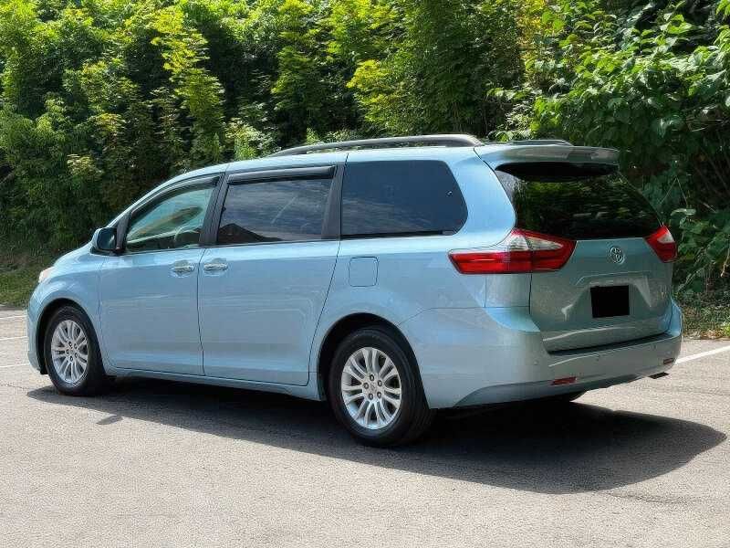 2015 Toyota Sienna XLE Premium 8-Passenger