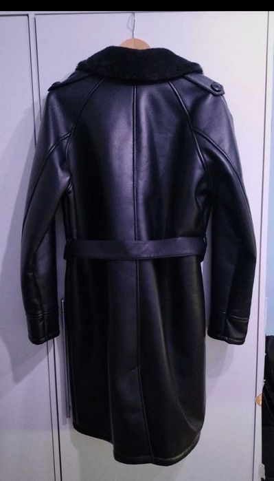Płaszcz z eko skóry