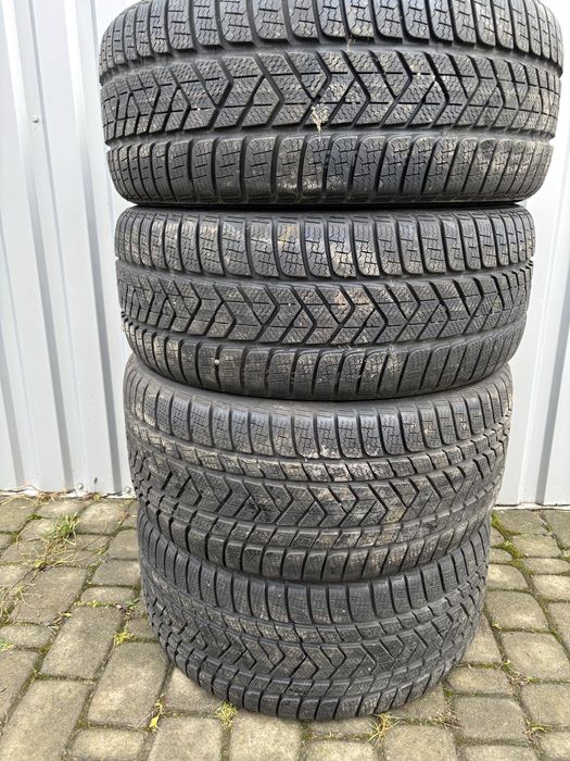 Колеса, Гума Pirelli, r19 різноширока майже нова