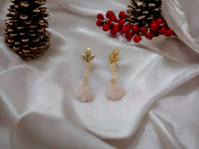 Brincos folha dourada com quartzo rosa - Novos