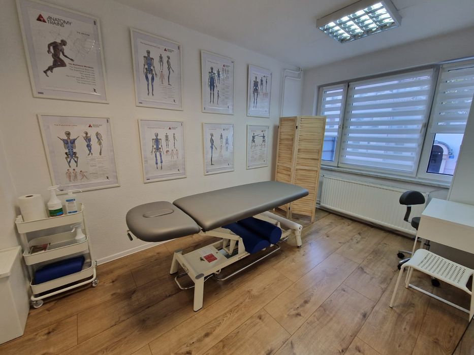 Masaż, rehabilitacja, fizjoterapia. Cena 150 zł .