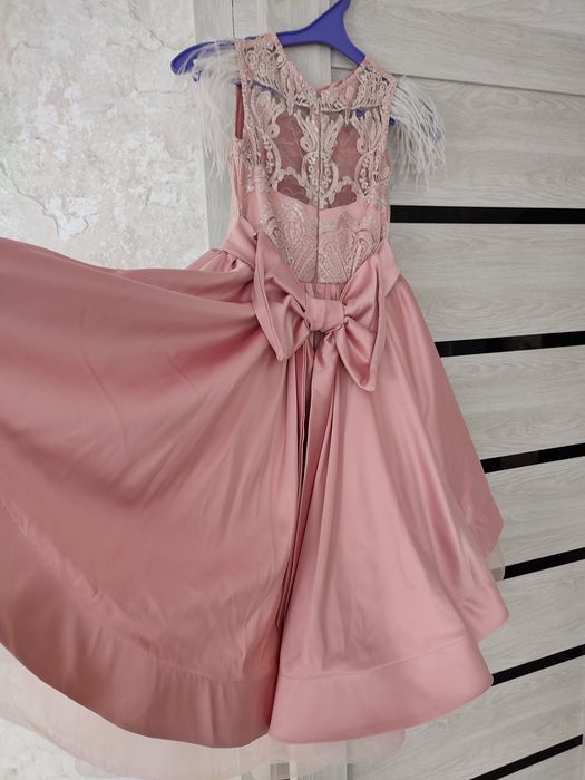 Випускна сукня на дівчинку в садочок