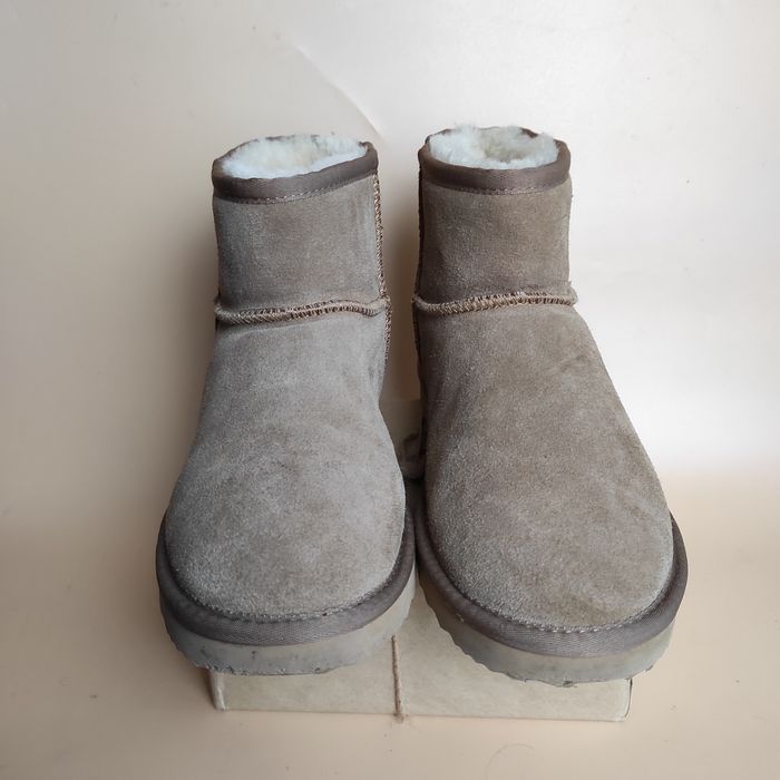 UGG  черевики ботинки р.39  довжина устілки 25 см.