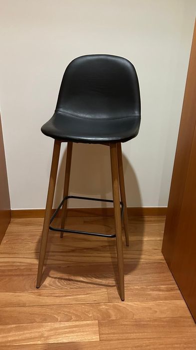 Banco alto para bancada de cozinha