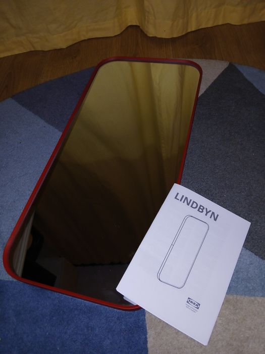Ikea Lindbyn lustro czerwone 28x60